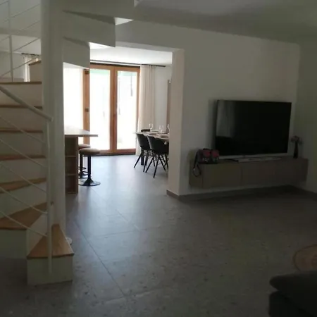 Semesterbostad House Serenity