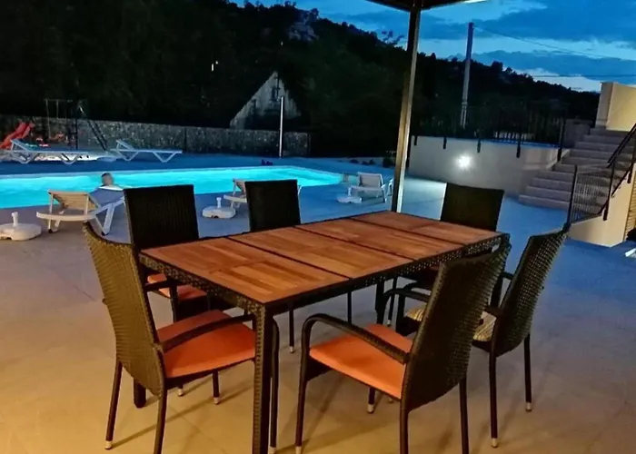 House Serenity Semesterbostad